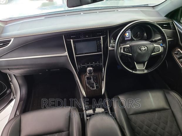 Luxury SUV 2016 Toyota Harrier in Silver - Best Pre-Owned Deal