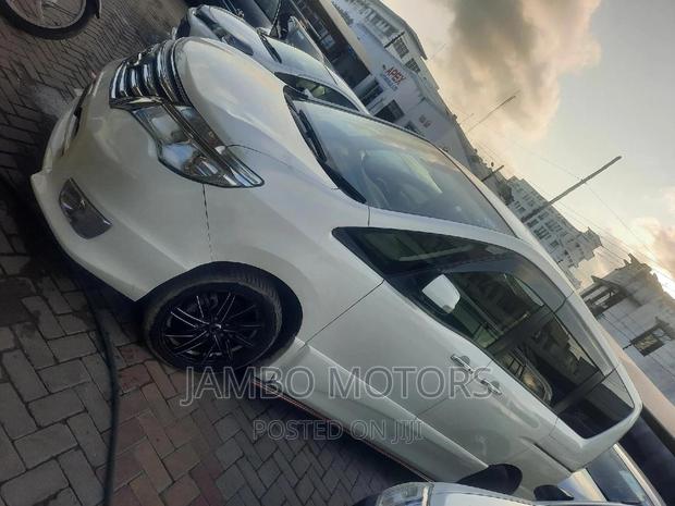 White 2017 Nissan Serena - Family Vehicle