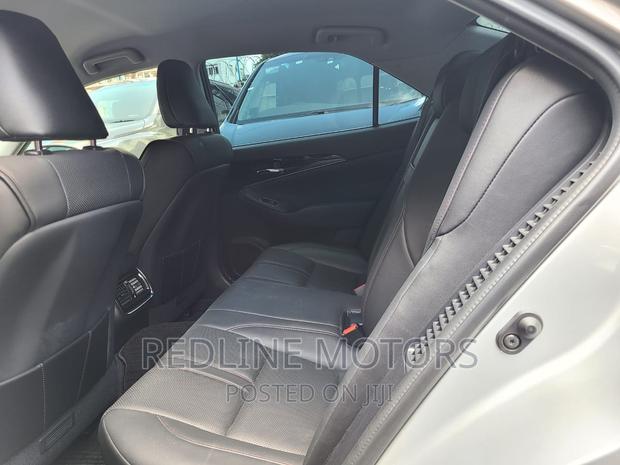 2017 Toyota Crown Silver Edition - Elegant Sedan for Sale