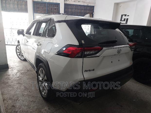 White 2019 Toyota RAV4 XLE Premium AWD - Exceptional AWD SUV