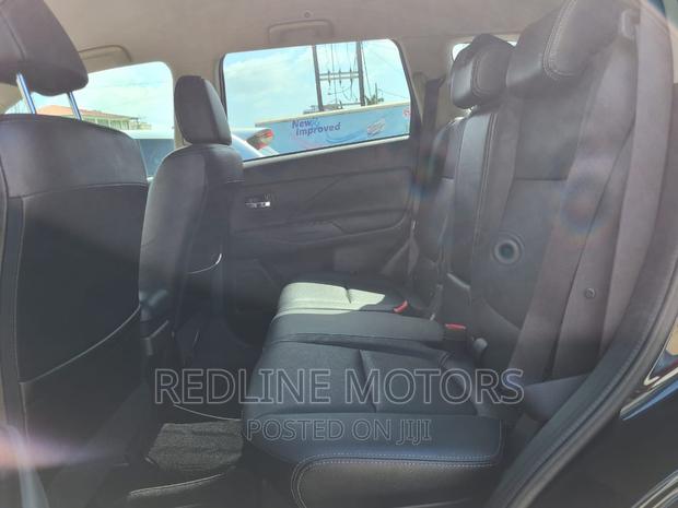 Pre-owned 2017 Mitsubishi Outlander Black - Luxury SUV for Sale