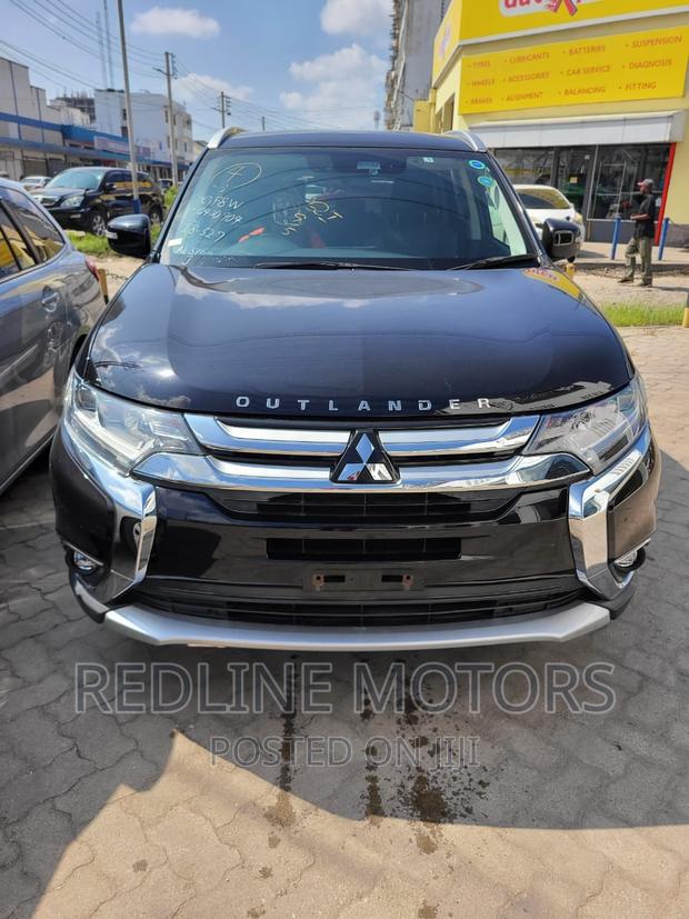 Pre-owned 2017 Mitsubishi Outlander Black - Luxury SUV for Sale