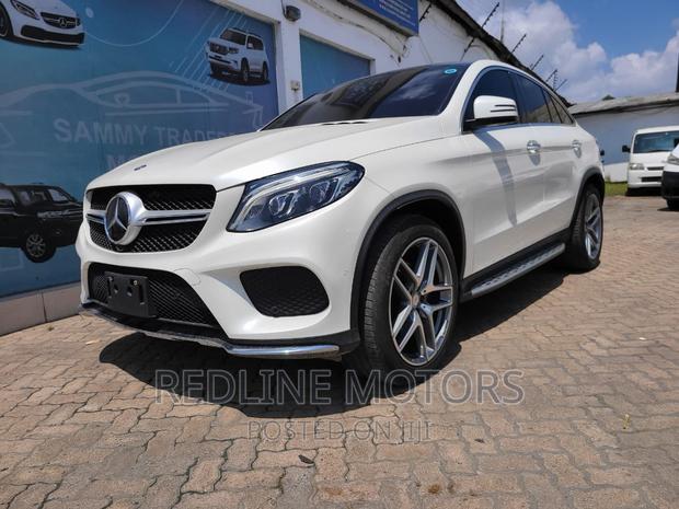 Luxury SUV: 2016 Mercedes-Benz GLE 350d 4MATIC - Available Now!