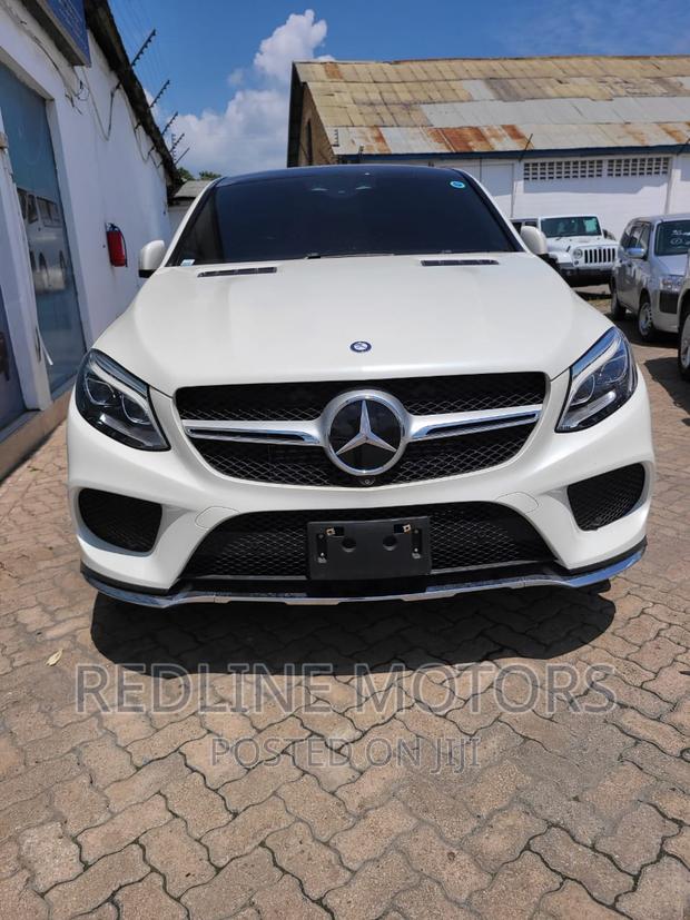 Luxury SUV: 2016 Mercedes-Benz GLE 350d 4MATIC - Available Now!