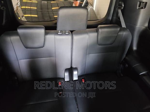 2016 Toyota Esquire 2.0 AWD 7-Seater Black - Pre-Owned