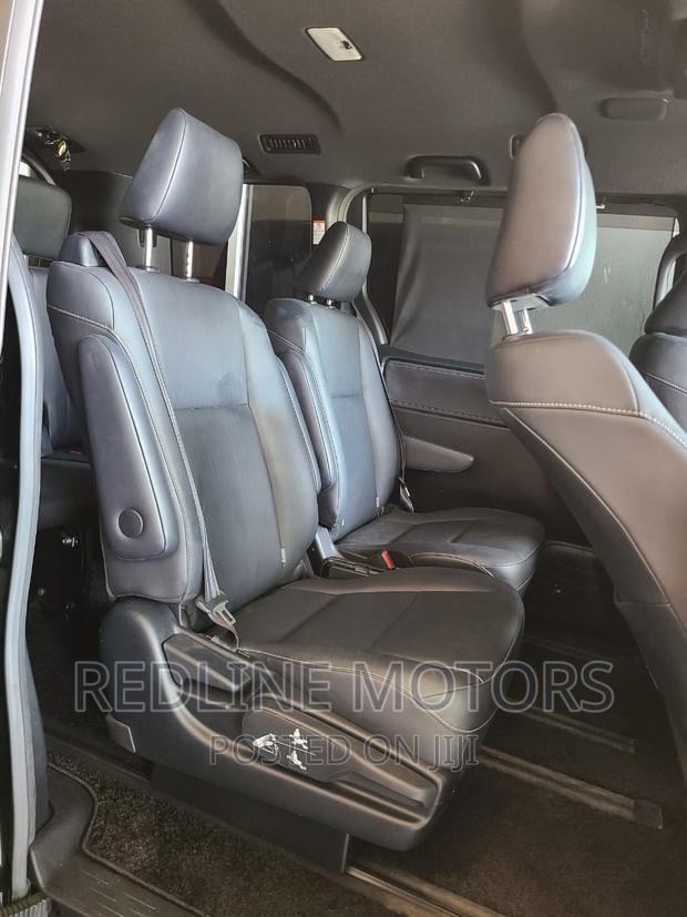 2016 Toyota Esquire 2.0 AWD 7-Seater Black - Pre-Owned