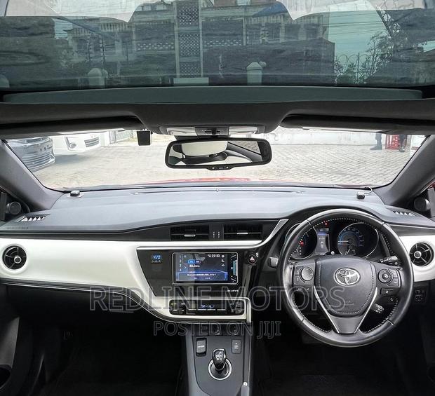 Pre-Owned 2016 Toyota Auris Red Hatchback for Sale