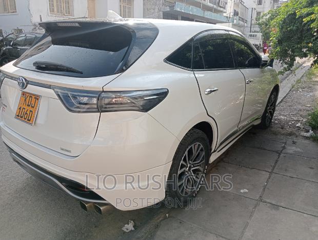 2016 Toyota Harrier White: Luxury SUV for Sale