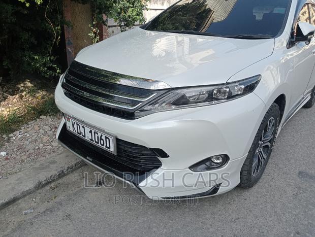 2016 Toyota Harrier White: Luxury SUV for Sale