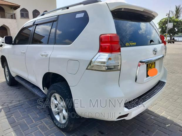 Luxurious 2011 Toyota Prado 2.7 i in Pearl Color