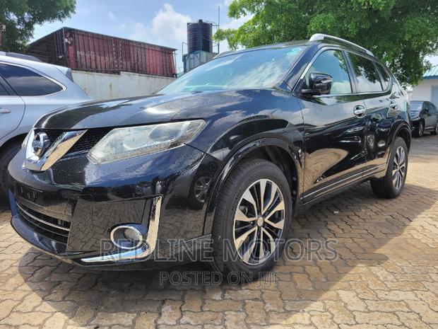 2016 Nissan X-Trail 2.0 Petrol AWD Black: Stylish & Powerful SUV
