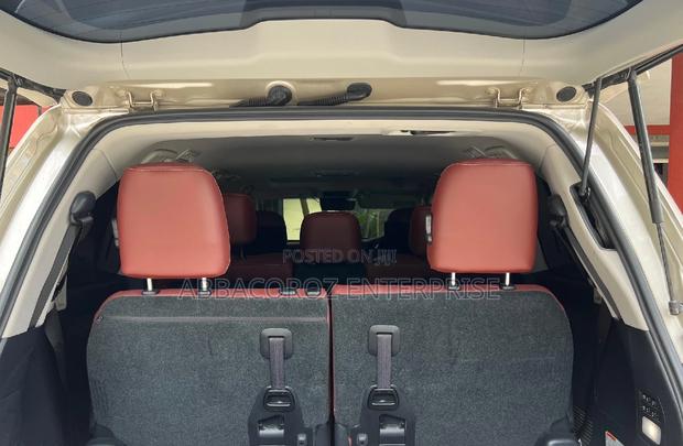 Lexus LX 570 AWD 2016 Gold