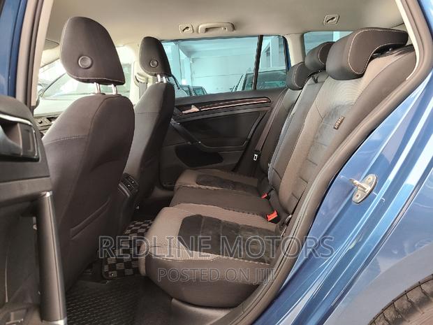 Volkswagen Golf TSI S: 2016 4-Door FWD Blue