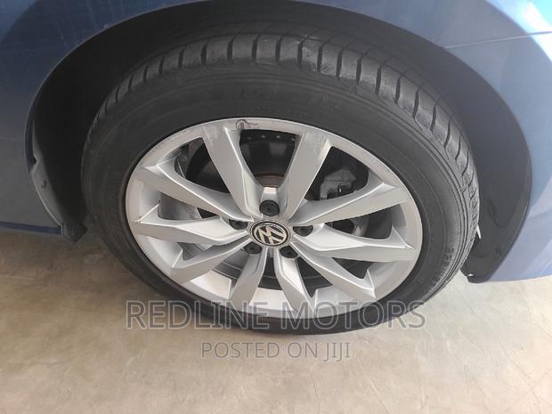 Volkswagen Golf TSI S: 2016 4-Door FWD Blue