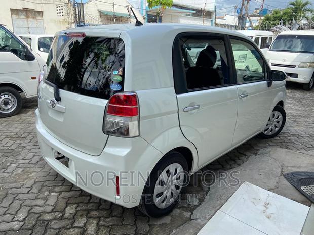 2016 Toyota Spade in White: Stylish and Reliable