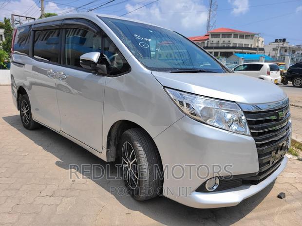 7-Seater 2016 Toyota Noah 2.0 AWD in Silver - Perfect for the Family