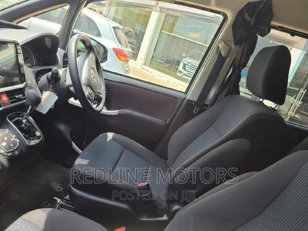 7-Seater 2016 Toyota Noah 2.0 AWD in Silver - Perfect for the Family