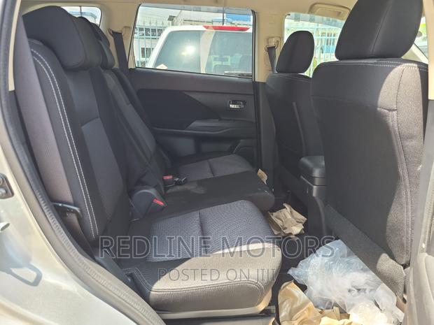 2018 Mitsubishi Outlander – Silver Trim: High-Quality SUV for Everyday Use
