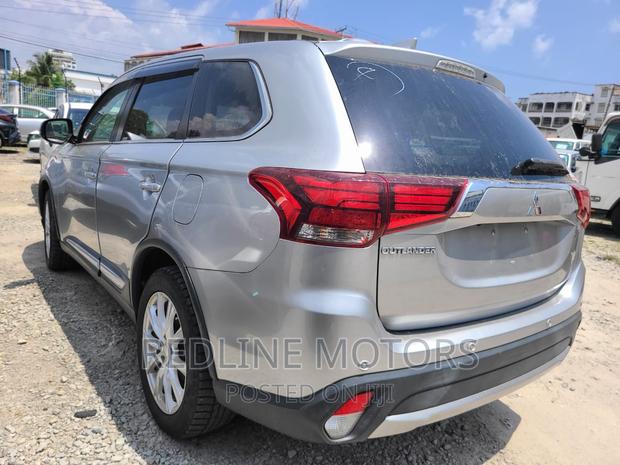 2018 Mitsubishi Outlander – Silver Trim: High-Quality SUV for Everyday Use