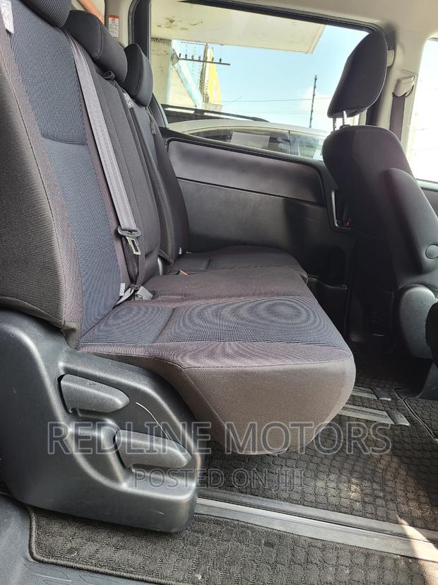 Black 2016 Toyota Noah 2.0 AWD - Comfortable 7-Seater