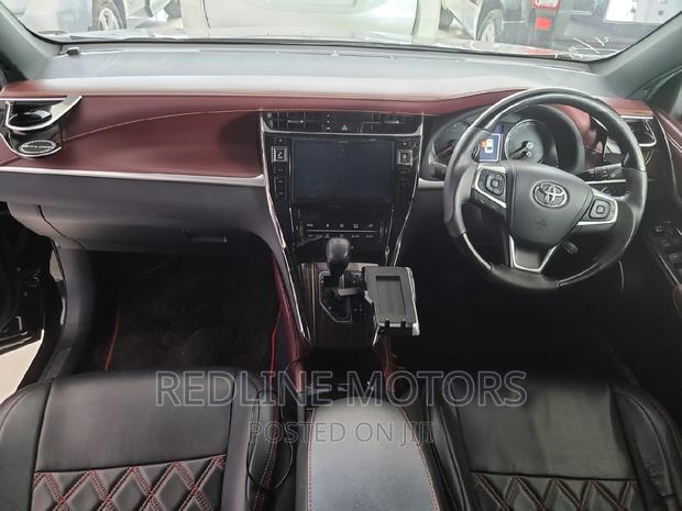 2017 Toyota Harrier 2.0 4WD Black - Premium Package