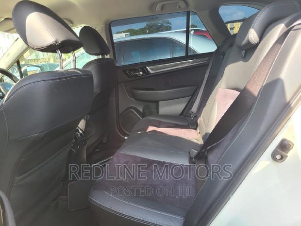 2016 Subaru Outback 2.5i AWD in Pearl - Ideal for Off-Roading