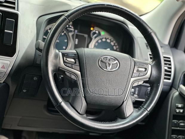Pre-Owned 2018 Toyota Land Cruiser Prado 2.8 Brown - High-End SUV