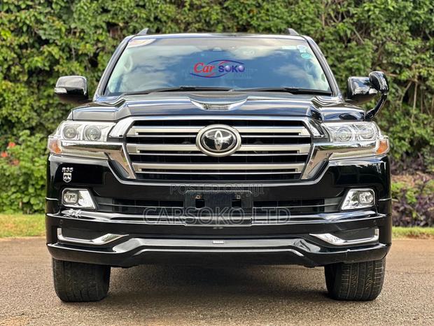 2016 Toyota Land Cruiser in Black: Power and Style for Every Terrain
