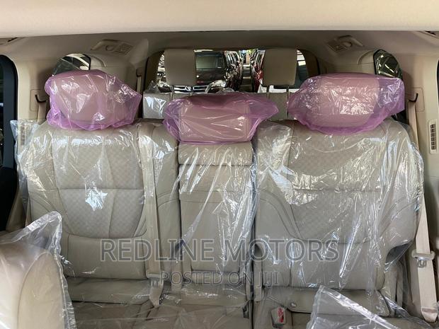 Toyota Land Cruiser 2023 Black: Elevate Your Driving Experience