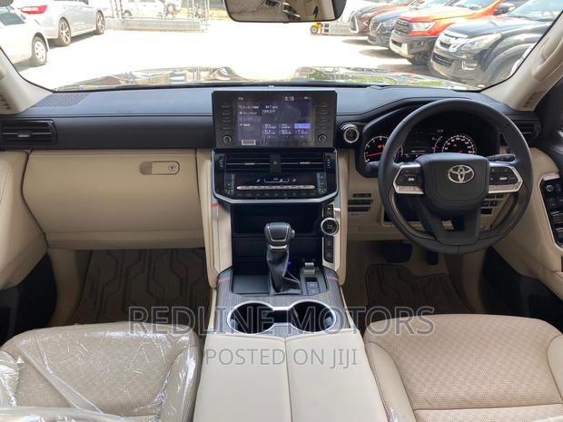 Toyota Land Cruiser 2023 Black: Elevate Your Driving Experience
