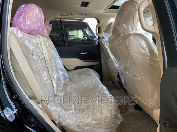 Toyota Land Cruiser 2023 Black: Elevate Your Driving Experience