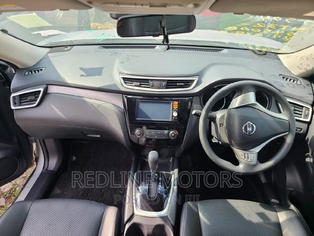 2016 Nissan X-Trail 2.0 Petrol FWD - Silver: Modern SUV for the Active Lifestyle