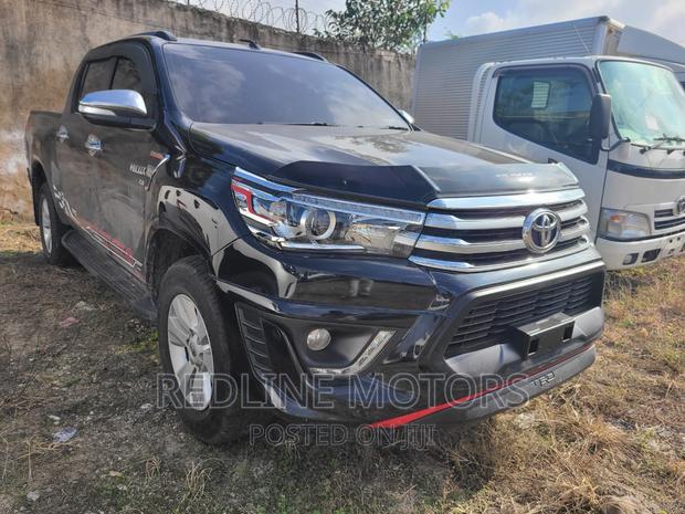 2016 Toyota Hilux Black - The Ultimate Combination of Performance and