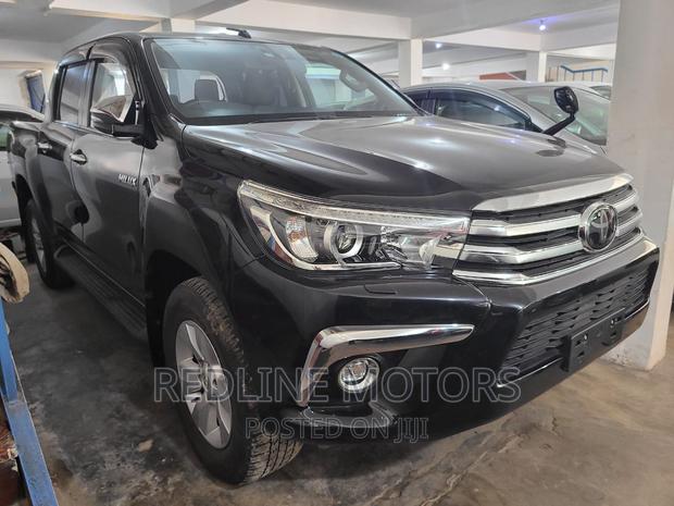 2018 Toyota Hilux Black: Reliable Off-Road Vehicle