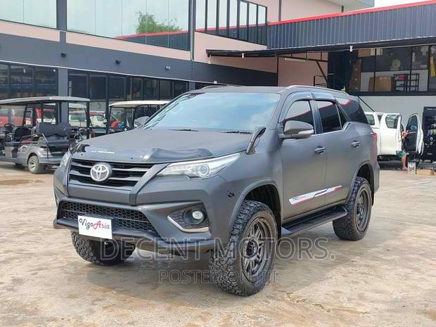 2018 Black Toyota Fortuner 2.8 D AWD - Luxurious and Off-Road Ready