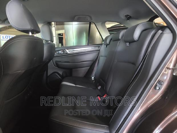 2017 Subaru Outback 2.5i Premium AWD in Gold - Ideal for families