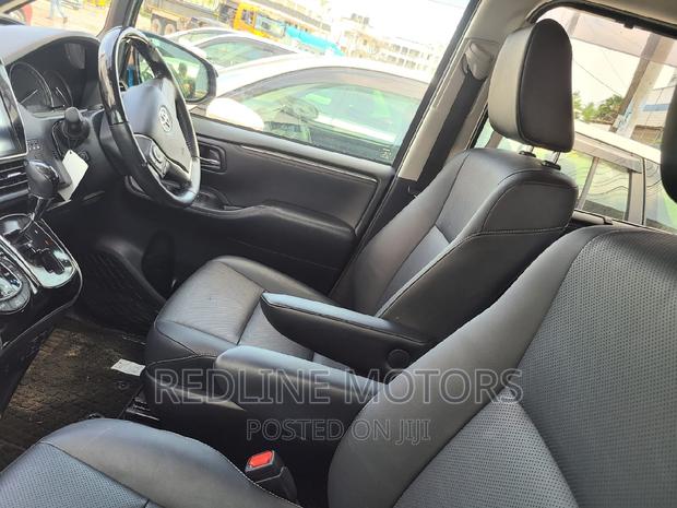 Black 8-Seater Toyota Esquire 2.0 AWD - 2016 Model