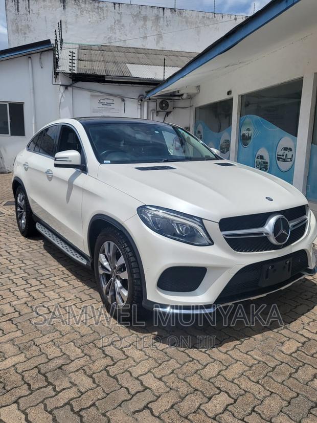 2017 Mercedes-Benz GLE-Class GLE 350d 4MATIC - Pearl Exterior Package Available