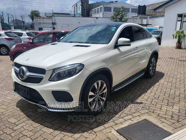 2017 Mercedes-Benz GLE-Class GLE 350d 4MATIC - Pearl Exterior Package Available