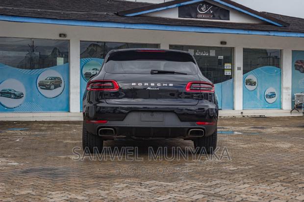 Porsche Macan GTS 2017 - Black Edition: High-Performance SUV