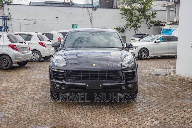 Porsche Macan GTS 2017 - Black Edition: High-Performance SUV