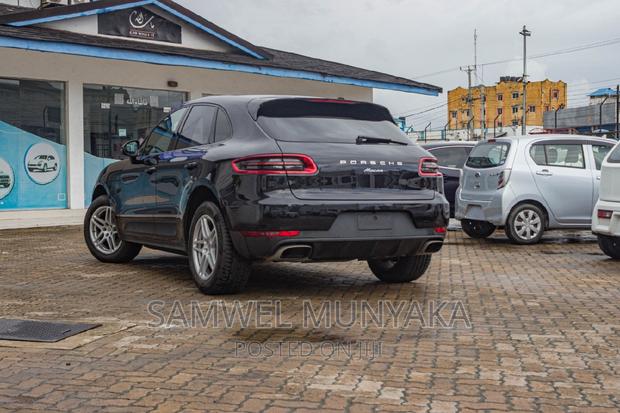 Porsche Macan GTS 2017 - Black Edition: High-Performance SUV