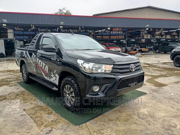 Toyota Hilux 2016 Black