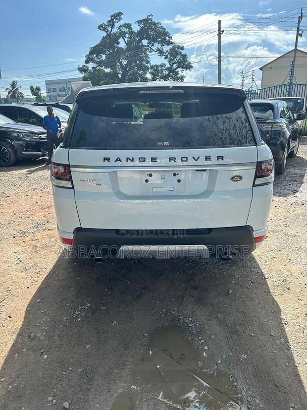 Land Rover Range Rover Sport SE 4x4 (3.0L 6cyl 8A) 2016 White