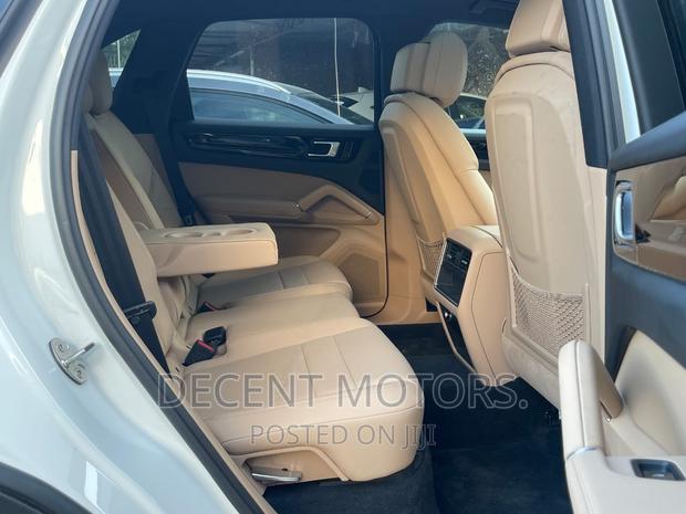 Porsche Cayenne White 2019: Sophisticated, Agile, and High-Performance