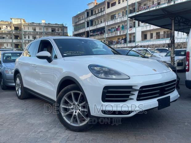 Porsche Cayenne White 2019: Sophisticated, Agile, and High-Performance
