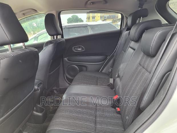 2016 Honda Vezel 1.5 Hybrid 2WD Pearl: Premium Compact SUV
