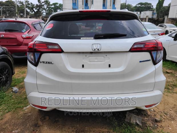 2016 Honda Vezel 1.5 Hybrid 2WD Pearl: Premium Compact SUV