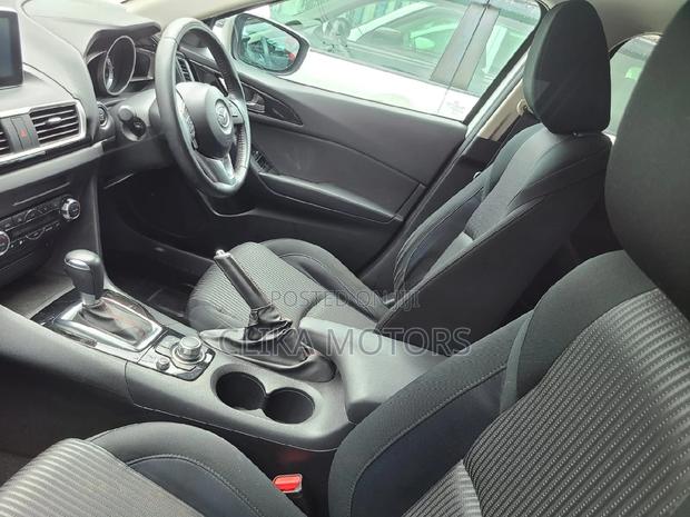 2016 Mazda Axela in Pearl: Stunning Condition, Reasonable Price