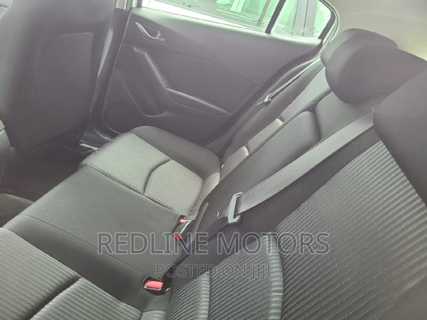 2016 Mazda Axela in Pearl: Stunning Condition, Reasonable Price
